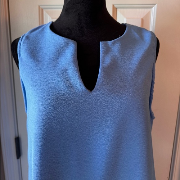 Everly light Blue Sleeveless Dress with scalloped hem - Picture 2 of 7